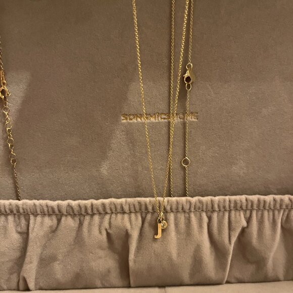 BNWT 14k Solid Yellow Gold Initial J Necklace with Lab Grown Diamond - Picture 8 of 16